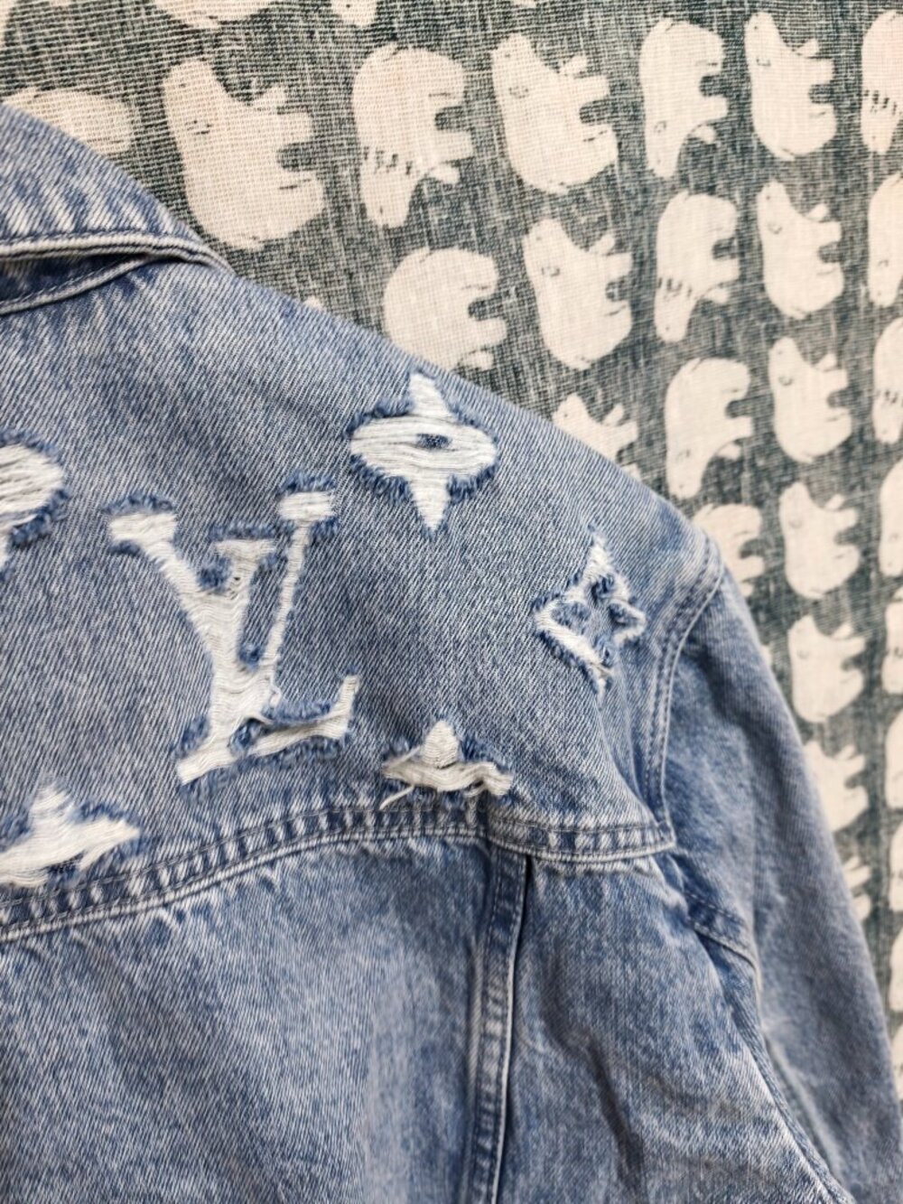 Louis Vuitton Light Blue Destroyed Monogram Denim Jacket Unisex - Picture 9 of 11